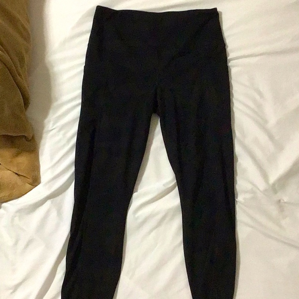 Black leggings.